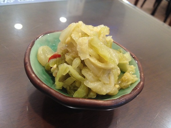 甘老味健康牛肉麵:<小吃>甘老味健康牛肉麵-燉煮到恰到好處的腱子肉,還有超值餛飩湯