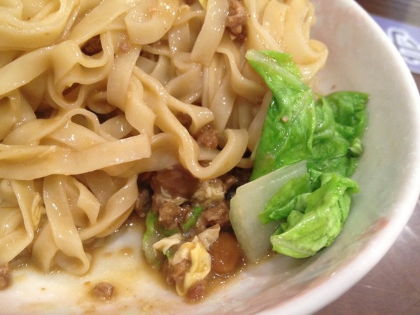 甘老味健康牛肉麵:<小吃>甘老味健康牛肉麵-燉煮到恰到好處的腱子肉,還有超值餛飩湯