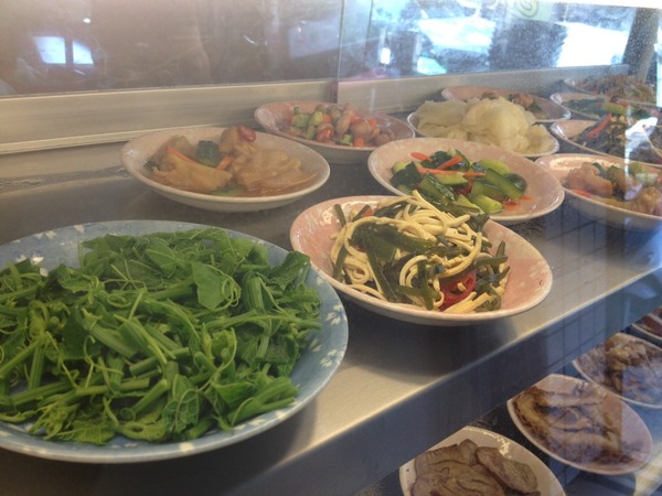 甘老味健康牛肉麵:<小吃>甘老味健康牛肉麵-燉煮到恰到好處的腱子肉,還有超值餛飩湯