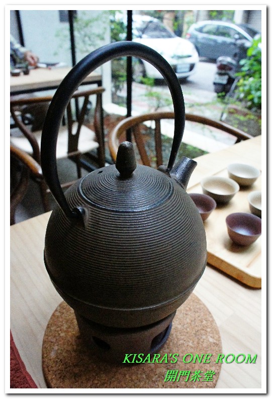 開門茶堂：民生社區伴手禮．天光綠意下輕鬆品味台灣茶的故事──開門茶堂