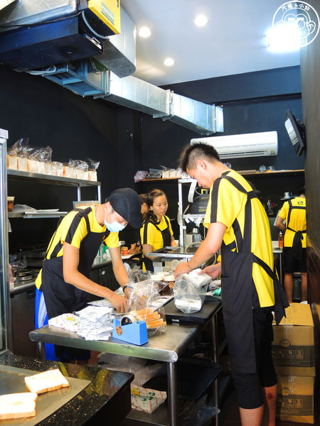 扶旺號鐵板燒土司(復興店):呷飽祙【台北大安・扶旺號 鐵板土司 紅茶牛乳】創意台菜風土司