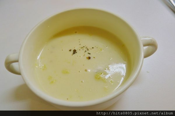 朵喵喵廚房:體驗-淡水早午餐首選-朵喵喵親子餐廳.內含有決明子沙坑喔!!!