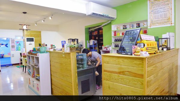 朵喵喵廚房:體驗-淡水早午餐首選-朵喵喵親子餐廳.內含有決明子沙坑喔!!!