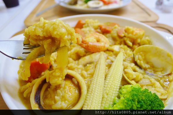 朵喵喵廚房:體驗-淡水早午餐首選-朵喵喵親子餐廳.內含有決明子沙坑喔!!!