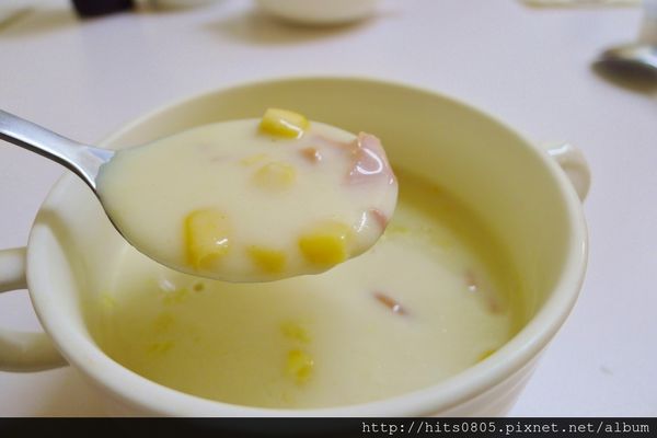 朵喵喵廚房:體驗-淡水早午餐首選-朵喵喵親子餐廳.內含有決明子沙坑喔!!!