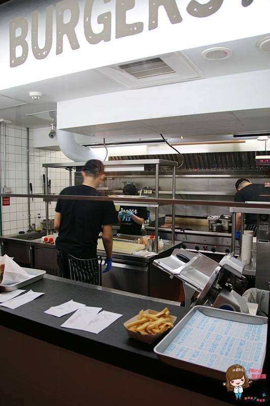 Burger Fix(原：1Bite2Go)：【食記】台北東區 Burger Fix 美式漢堡專賣店 限定10款特色漢堡 環遊美國 國賓A-cut牛肉手打漢堡肉