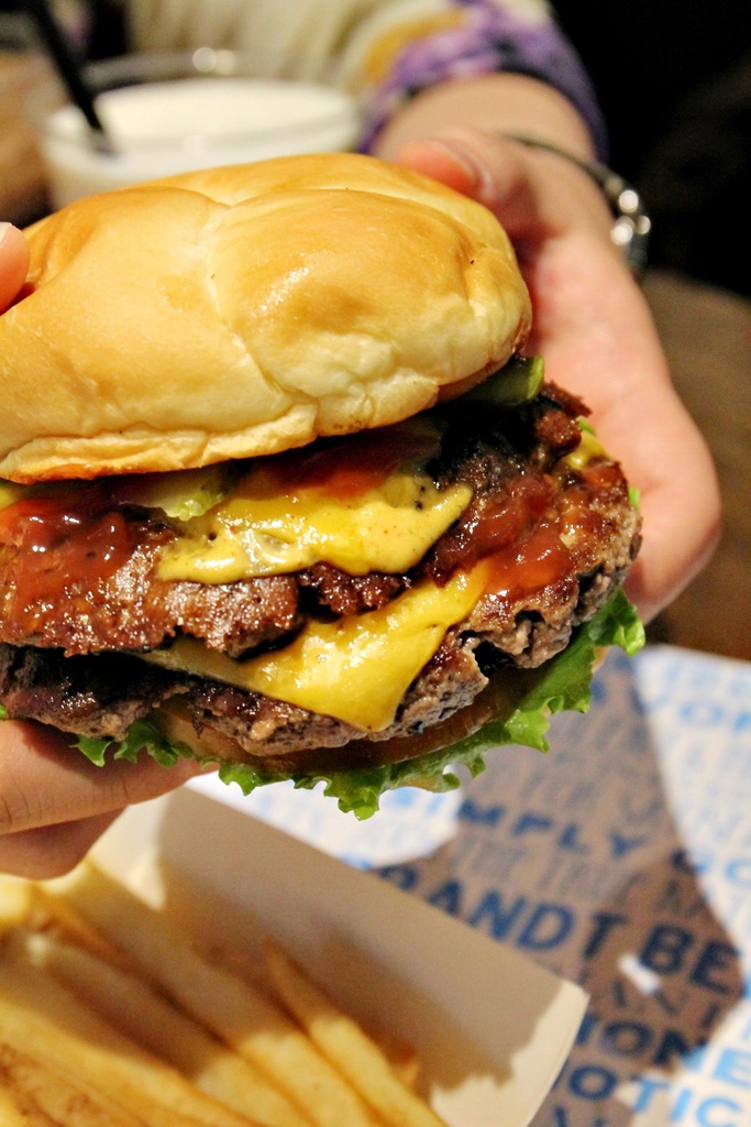 國賓飯店,美式漢堡專門店,Burger Fix,CheeseBurger Across America,美式大漢堡,