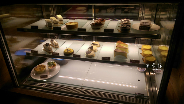 紅頂穀創穀物文創樂園 穀倉咖啡：【觀光工廠﹡高雄】觀光工廠之旅．驚奇好吃又好玩．紅頂穀創穀物文創樂園 穀倉咖啡