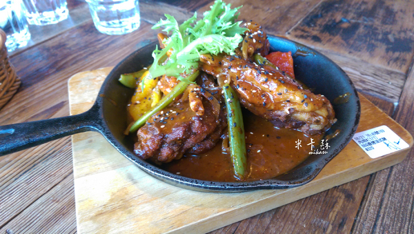 紅頂穀創穀物文創樂園 穀倉咖啡：【觀光工廠﹡高雄】觀光工廠之旅．驚奇好吃又好玩．紅頂穀創穀物文創樂園 穀倉咖啡