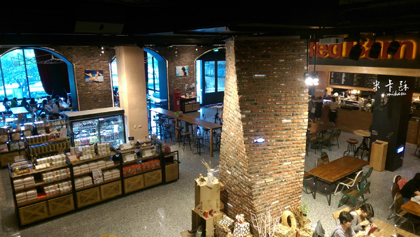 紅頂穀創穀物文創樂園 穀倉咖啡：【觀光工廠﹡高雄】觀光工廠之旅．驚奇好吃又好玩．紅頂穀創穀物文創樂園 穀倉咖啡