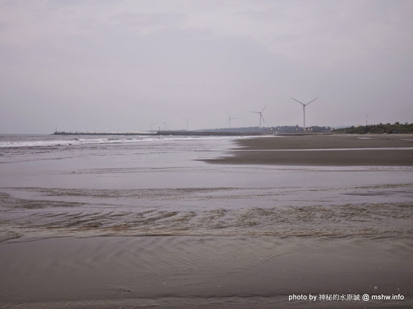 假日之森：【景點】苗栗假日之森白砂海岸@竹南濱海休憩區 : 沒有比基尼辣妹的白沙灘與防風林, 可以悠閒放鬆一整天…