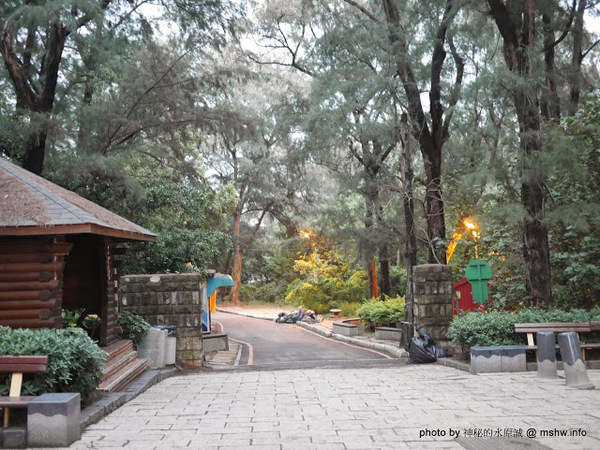 假日之森：【景點】苗栗假日之森白砂海岸@竹南濱海休憩區 : 沒有比基尼辣妹的白沙灘與防風林, 可以悠閒放鬆一整天…