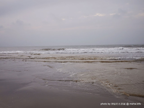 假日之森：【景點】苗栗假日之森白砂海岸@竹南濱海休憩區 : 沒有比基尼辣妹的白沙灘與防風林, 可以悠閒放鬆一整天…