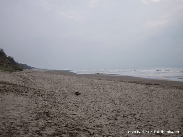 假日之森：【景點】苗栗假日之森白砂海岸@竹南濱海休憩區 : 沒有比基尼辣妹的白沙灘與防風林, 可以悠閒放鬆一整天…
