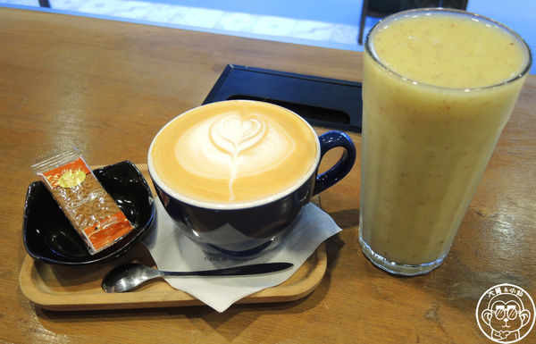 初米咖啡 Choose me Cafe&Meals(錦州店):呷飽祙【台北中山・初米咖啡 Choose Me Cafe&Meals】卡通造型蛋糕好萌呦