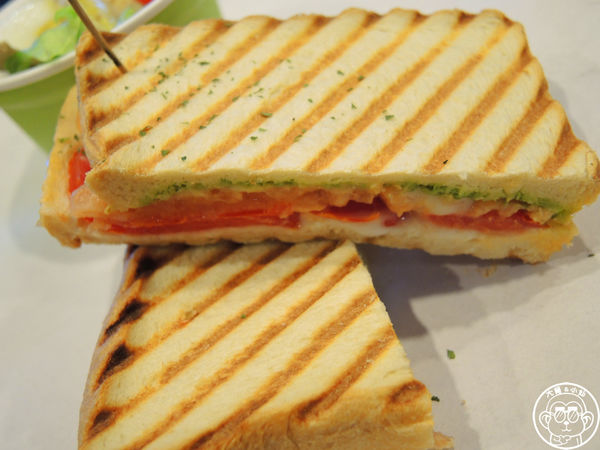 初米咖啡 Choose me Cafe&Meals(錦州店):呷飽祙【台北中山・初米咖啡 Choose Me Cafe&Meals】卡通造型蛋糕好萌呦