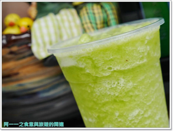 三佰斤連鎖茶飲(松山民生店)：松山美食 三佰斤 甘蔗青茶/山苦瓜鳳梨～自然用心好飲品松山區免費送達