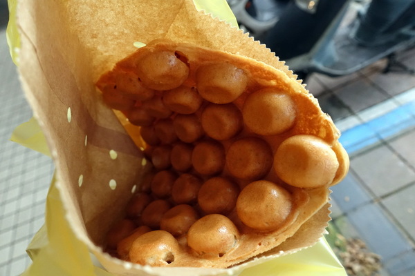 Mr.雪腐：(胖樺食記)永和四號公園旁必吃冰店「Mr.雪腐」，透心涼雪花冰、麻辣鴨血豆腐煲一次滿足。同場加應「Egg Shop香港雞蛋仔專賣店」