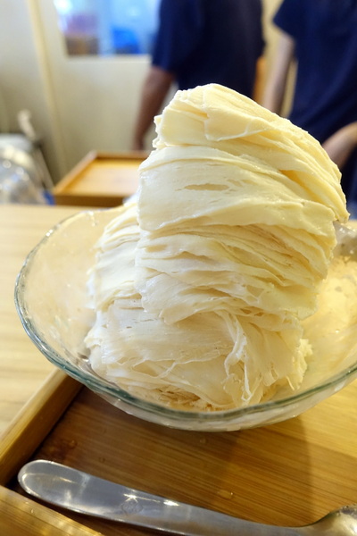 Mr.雪腐：(胖樺食記)永和四號公園旁必吃冰店「Mr.雪腐」，透心涼雪花冰、麻辣鴨血豆腐煲一次滿足。同場加應「Egg Shop香港雞蛋仔專賣店」