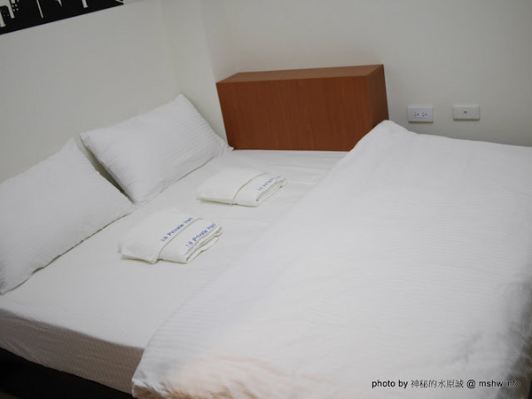 台南18精品私人會館：【景點】台南18 Private Hall 18精品私人會館@中西區台鐵TRA台南 : 精巧舒適,設備完善的商務住宿新選擇,讓你更貼近台南人的心