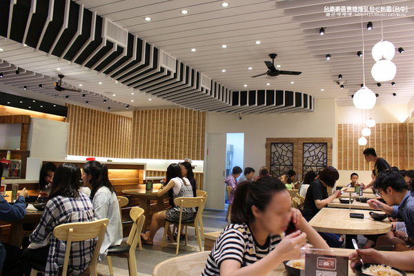 台南東區焦糖煉乳包心粉圓(台中旗艦店)：台南東區焦糖煉乳包心粉圓(台中旗艦店)~好吃耶!難怪每次經過都大排長龍~104.05.17