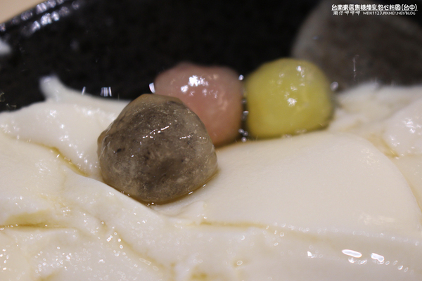 台南東區焦糖煉乳包心粉圓(台中旗艦店)：台南東區焦糖煉乳包心粉圓(台中旗艦店)~好吃耶!難怪每次經過都大排長龍~104.05.17