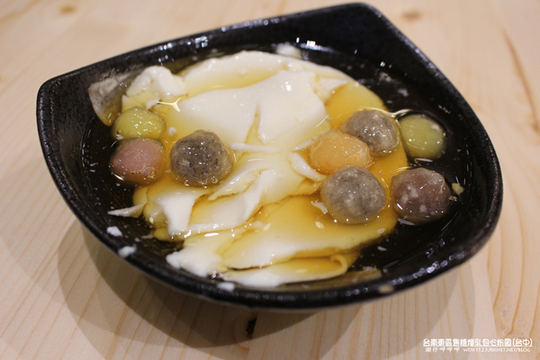 台南東區焦糖煉乳包心粉圓(台中旗艦店)：台南東區焦糖煉乳包心粉圓(台中旗艦店)~好吃耶!難怪每次經過都大排長龍~104.05.17