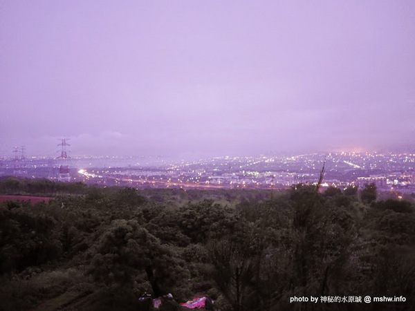 岳家庄夜景咖啡廳:【食記】台中岳家庄夜景咖啡廳.夜生活@沙鹿東海藝術街&都會公園後山 : 以咖啡,輕食,披薩與鐵塔佐海線夜景…