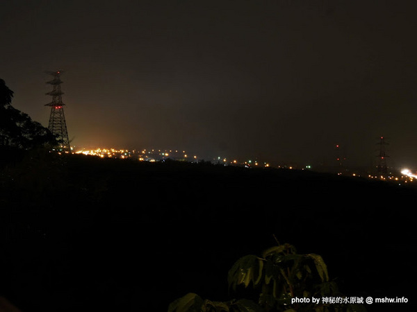 岳家庄夜景咖啡廳:【食記】台中岳家庄夜景咖啡廳.夜生活@沙鹿東海藝術街&都會公園後山 : 以咖啡,輕食,披薩與鐵塔佐海線夜景…