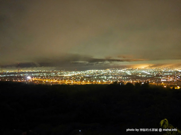 岳家庄夜景咖啡廳:【食記】台中岳家庄夜景咖啡廳.夜生活@沙鹿東海藝術街&都會公園後山 : 以咖啡,輕食,披薩與鐵塔佐海線夜景…