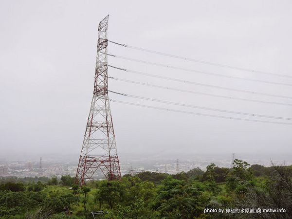 岳家庄夜景咖啡廳:【食記】台中岳家庄夜景咖啡廳.夜生活@沙鹿東海藝術街&都會公園後山 : 以咖啡,輕食,披薩與鐵塔佐海線夜景…