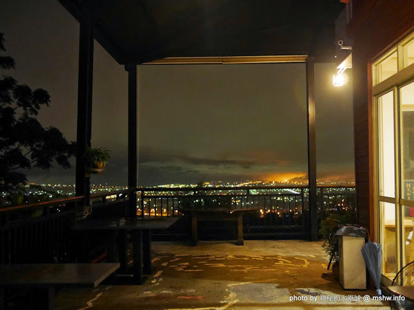 岳家庄夜景咖啡廳:【食記】台中岳家庄夜景咖啡廳.夜生活@沙鹿東海藝術街&都會公園後山 : 以咖啡,輕食,披薩與鐵塔佐海線夜景…