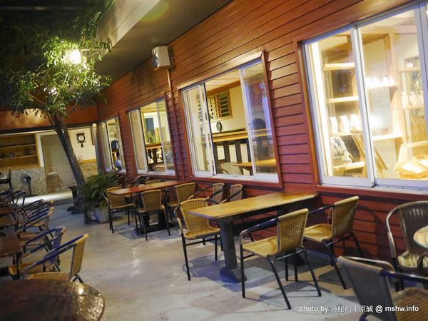 岳家庄夜景咖啡廳:【食記】台中岳家庄夜景咖啡廳.夜生活@沙鹿東海藝術街&都會公園後山 : 以咖啡,輕食,披薩與鐵塔佐海線夜景…