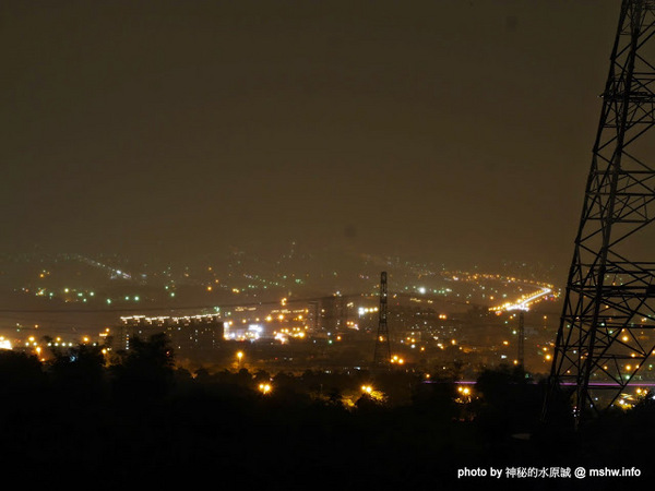 岳家庄夜景咖啡廳:【食記】台中岳家庄夜景咖啡廳.夜生活@沙鹿東海藝術街&都會公園後山 : 以咖啡,輕食,披薩與鐵塔佐海線夜景…