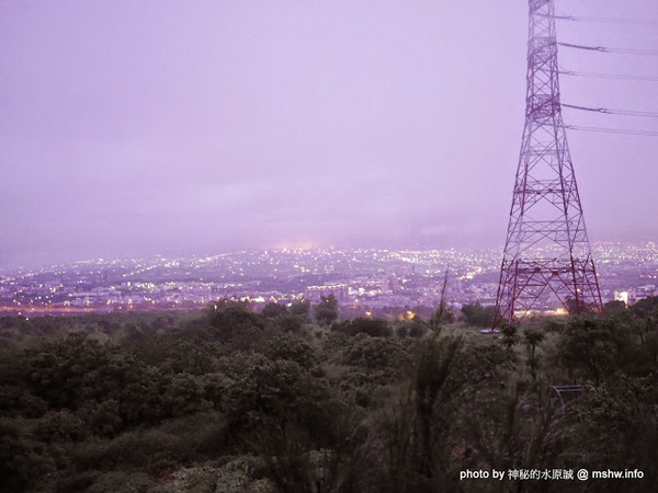岳家庄夜景咖啡廳:【食記】台中岳家庄夜景咖啡廳.夜生活@沙鹿東海藝術街&都會公園後山 : 以咖啡,輕食,披薩與鐵塔佐海線夜景…