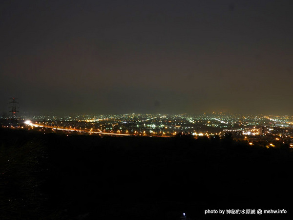 岳家庄夜景咖啡廳:【食記】台中岳家庄夜景咖啡廳.夜生活@沙鹿東海藝術街&都會公園後山 : 以咖啡,輕食,披薩與鐵塔佐海線夜景…