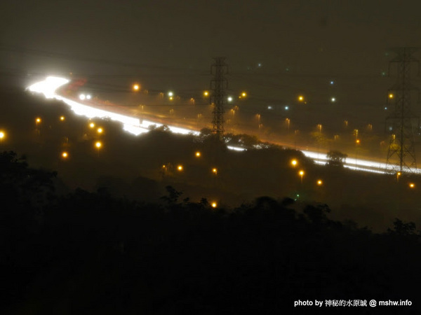 岳家庄夜景咖啡廳:【食記】台中岳家庄夜景咖啡廳.夜生活@沙鹿東海藝術街&都會公園後山 : 以咖啡,輕食,披薩與鐵塔佐海線夜景…