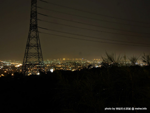 岳家庄夜景咖啡廳:【食記】台中岳家庄夜景咖啡廳.夜生活@沙鹿東海藝術街&都會公園後山 : 以咖啡,輕食,披薩與鐵塔佐海線夜景…