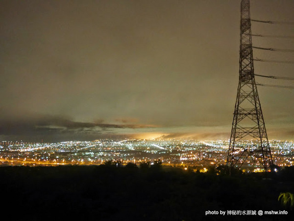 岳家庄夜景咖啡廳:【食記】台中岳家庄夜景咖啡廳.夜生活@沙鹿東海藝術街&都會公園後山 : 以咖啡,輕食,披薩與鐵塔佐海線夜景…