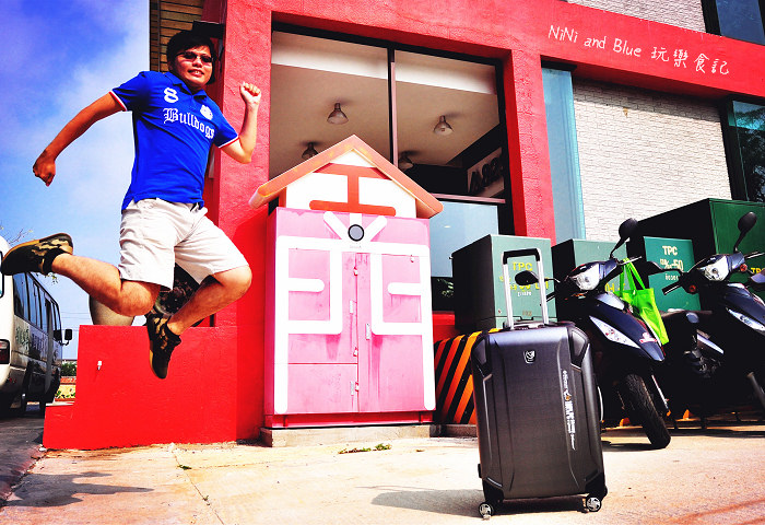 萬國通路行李箱運動鞋24