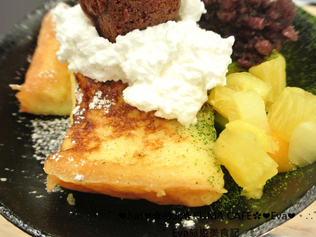 KUMA café(熊本熊咖啡屋):【食記】oO。台北 南京東路 kuma Cafe 可愛的熊本熊來台灣開店啦~已經開幕,而且網路也同步在賣限量商品哦~。o○。