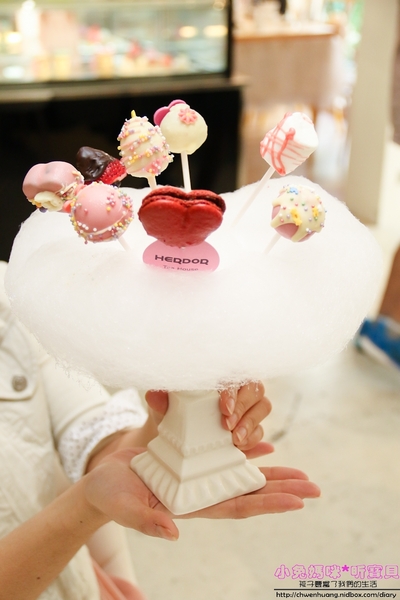 HERDOR Tea House 禾多：【東區餐廳】☼HERDOR Tea House 禾多☼夢幻公主風餐廳/早午餐、下午茶、甜點/蛋糕棒棒糖蛋糕派對、瓶子蛋糕、瓶子冰沙/IG拍照打卡景點