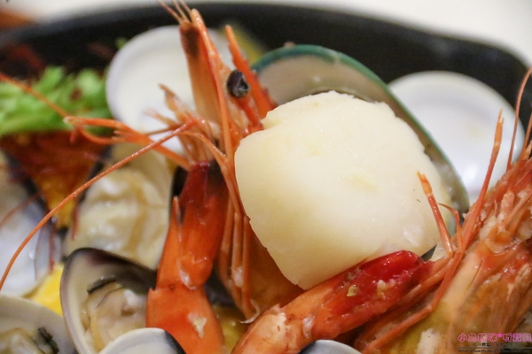 HERDOR Tea House 禾多：【東區餐廳】☼HERDOR Tea House 禾多☼夢幻公主風餐廳/早午餐、下午茶、甜點/蛋糕棒棒糖蛋糕派對、瓶子蛋糕、瓶子冰沙/IG拍照打卡景點