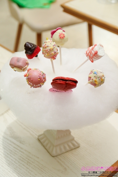 HERDOR Tea House 禾多：【東區餐廳】☼HERDOR Tea House 禾多☼夢幻公主風餐廳/早午餐、下午茶、甜點/蛋糕棒棒糖蛋糕派對、瓶子蛋糕、瓶子冰沙/IG拍照打卡景點