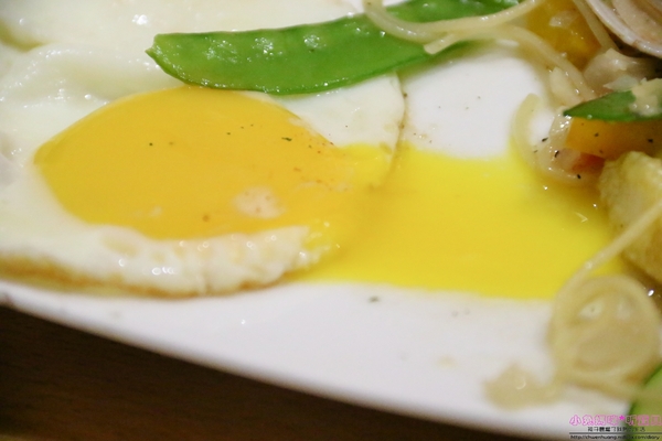 HERDOR Tea House 禾多：【東區餐廳】☼HERDOR Tea House 禾多☼夢幻公主風餐廳/早午餐、下午茶、甜點/蛋糕棒棒糖蛋糕派對、瓶子蛋糕、瓶子冰沙/IG拍照打卡景點