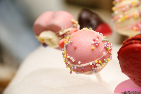 HERDOR Tea House 禾多：【東區餐廳】☼HERDOR Tea House 禾多☼夢幻公主風餐廳/早午餐、下午茶、甜點/蛋糕棒棒糖蛋糕派對、瓶子蛋糕、瓶子冰沙/IG拍照打卡景點