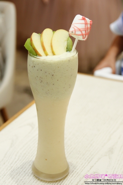 HERDOR Tea House 禾多：【東區餐廳】☼HERDOR Tea House 禾多☼夢幻公主風餐廳/早午餐、下午茶、甜點/蛋糕棒棒糖蛋糕派對、瓶子蛋糕、瓶子冰沙/IG拍照打卡景點