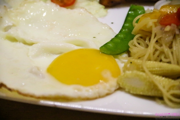 HERDOR Tea House 禾多：【東區餐廳】☼HERDOR Tea House 禾多☼夢幻公主風餐廳/早午餐、下午茶、甜點/蛋糕棒棒糖蛋糕派對、瓶子蛋糕、瓶子冰沙/IG拍照打卡景點