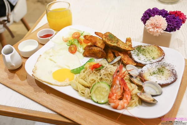 HERDOR Tea House 禾多：【東區餐廳】☼HERDOR Tea House 禾多☼夢幻公主風餐廳/早午餐、下午茶、甜點/蛋糕棒棒糖蛋糕派對、瓶子蛋糕、瓶子冰沙/IG拍照打卡景點