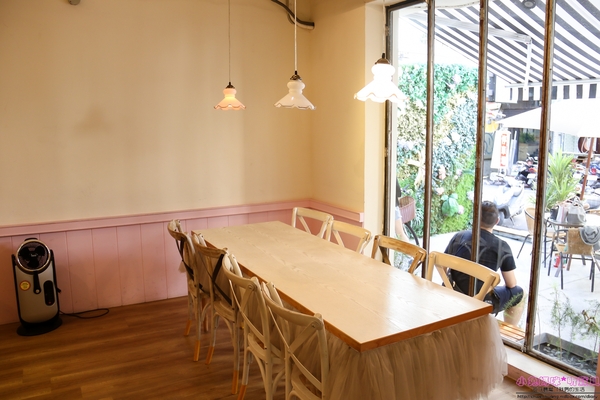 HERDOR Tea House 禾多：【東區餐廳】☼HERDOR Tea House 禾多☼夢幻公主風餐廳/早午餐、下午茶、甜點/蛋糕棒棒糖蛋糕派對、瓶子蛋糕、瓶子冰沙/IG拍照打卡景點
